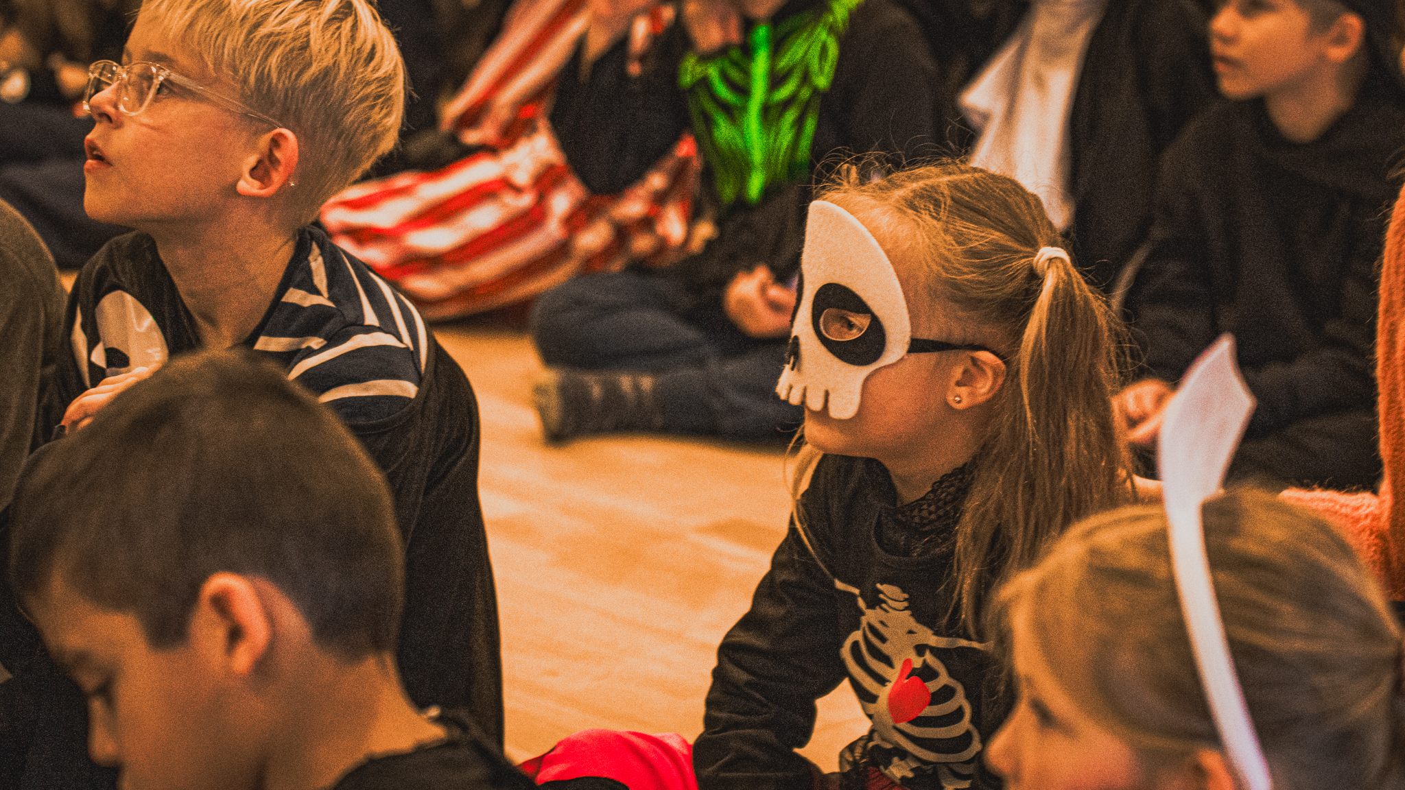Minikorets (u)hyggelige Halloweenkoncert på biblioteket