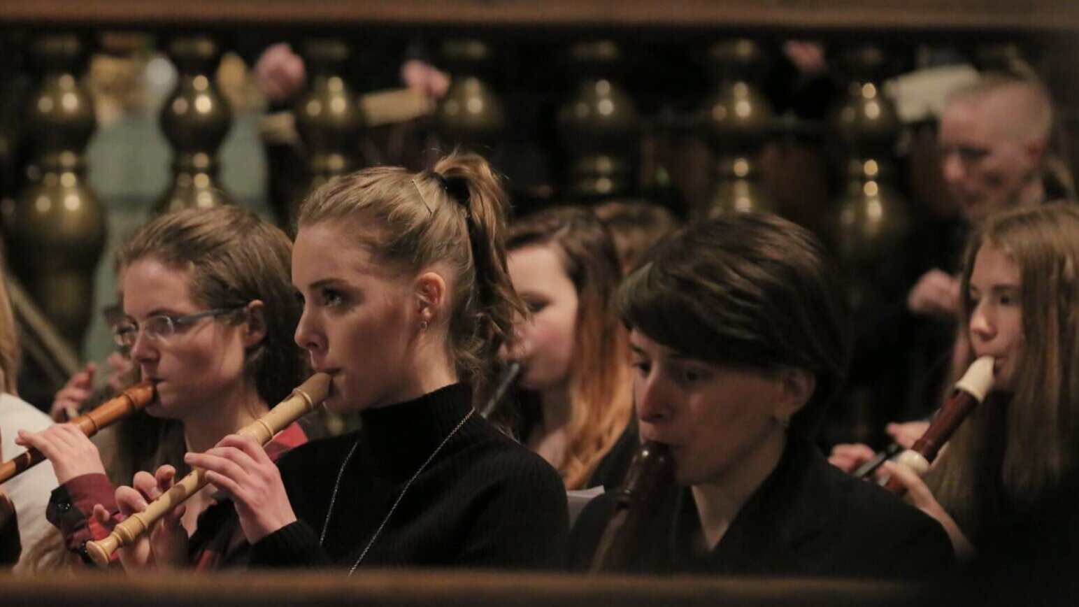 Blokfløjtespillere i et orkester i Kulturskolen Roskilde